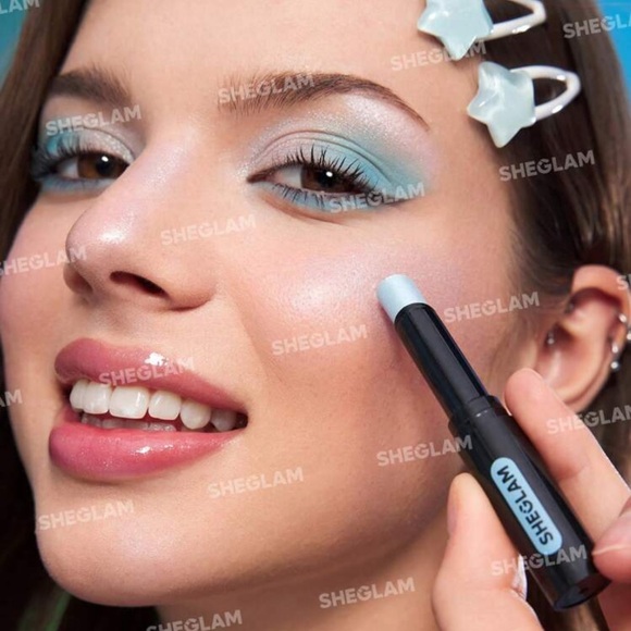 The Powerpuff Girls X SHEGLAM Power-Shimmer Stick-Everything Nice Highlighter - Picture 4 of 5